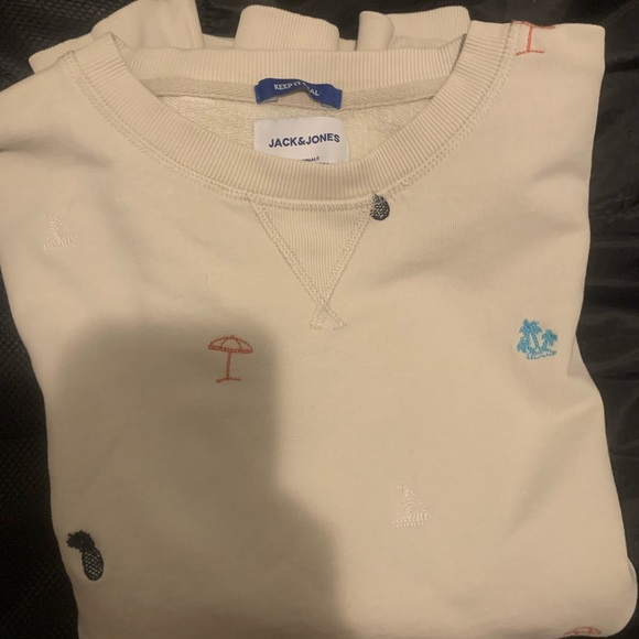Jack and Jones keep it real sweater size L. Pineapples, umbrella, islands - Picture 7 of 13